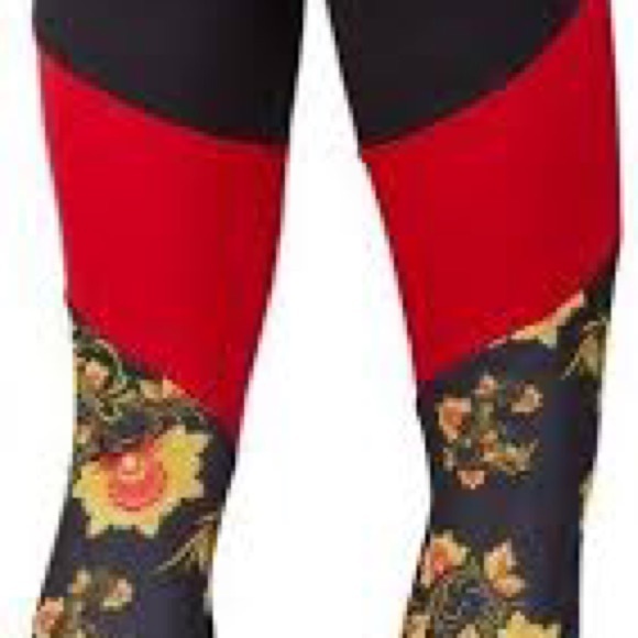 Nike Essential Floral Legging Size S - Picture 4 of 13